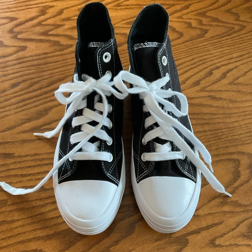 No Boundaries Women’s NB Lug Canvas High Top Sneaker, Sz 9 - Picture 2 of 9